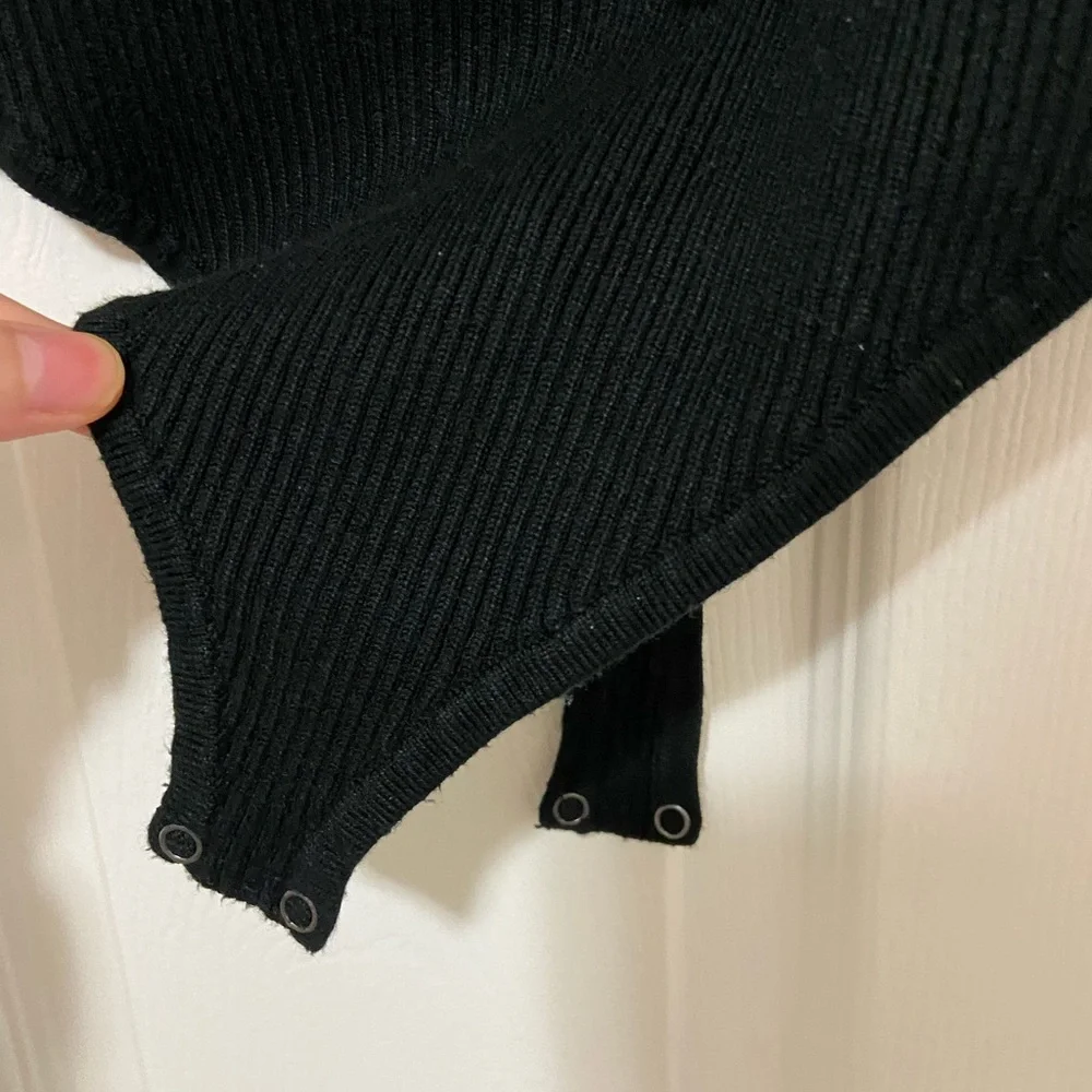 Abercrombie & Fitch Black Ribbed Long Sleeve Bodysuit - Picture 4 of 7